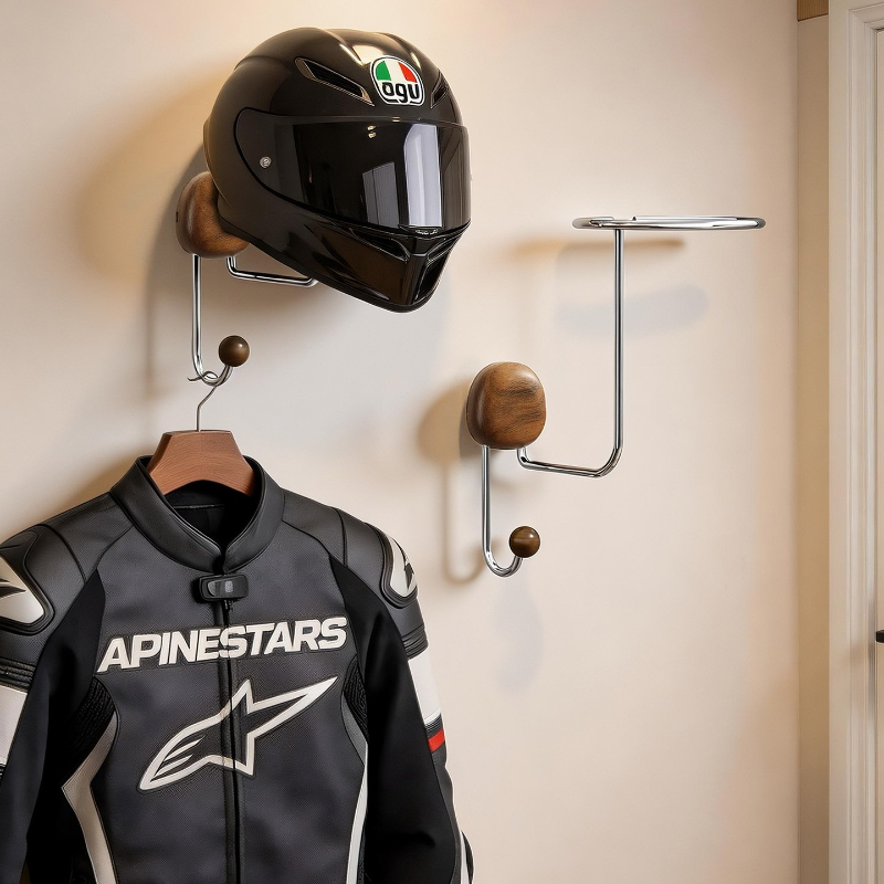 Cycling Gear Wall Storage - حامل تخزين خوذات يثبت على الحائط