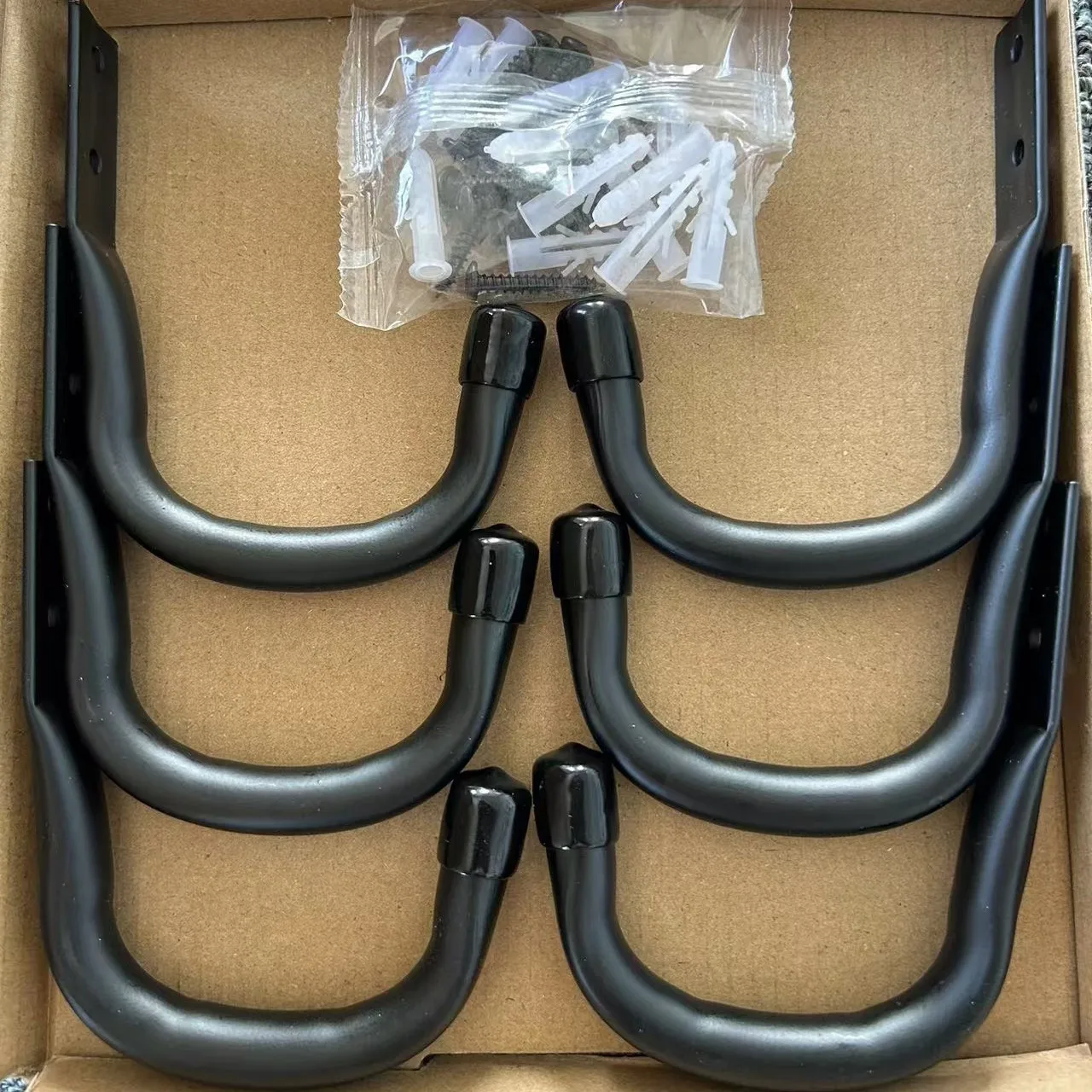 حامل دراجة جداري على شكل حرف J - مراجعة Cycling Gear Wall Storage وسعره